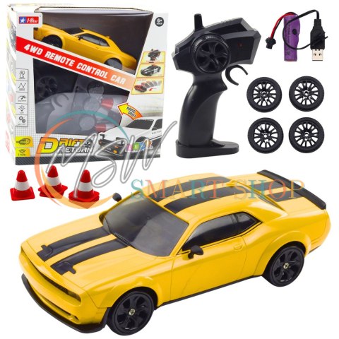 Auto Sportowe Do Driftu Wymienne Koła Zdalnie Sterowany RC 4WD Żółte Sport Auto Sportowe Do Driftu Wymienne Koła Zdalnie Sterowany RC 4WD Żółte Sport